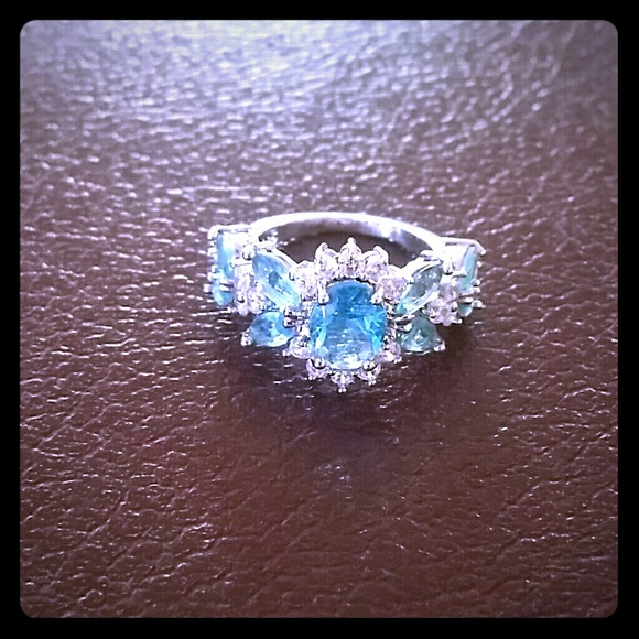 Ring - Picture 3 of 6